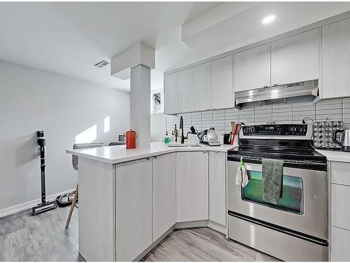 2119 22 Avenue Sw, Calgary, AB - Indoor Photo Showing Kitchen With Stainless Steel Kitchen With Upgraded Kitchen