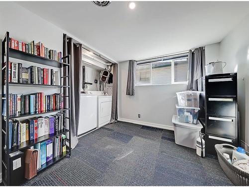 2119 22 Avenue Sw, Calgary, AB - Indoor Photo Showing Laundry Room