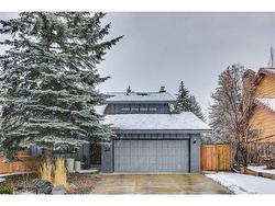 36 Oakmount Way SW Calgary, AB T2V 4Y1