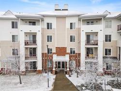 309-9 Country Village Bay NE Calgary, AB T3K 5J8