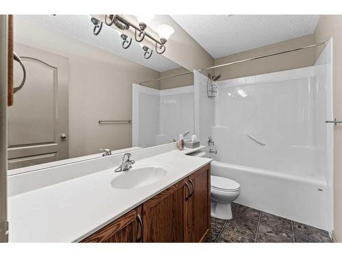 233 Bridlemeadows Common Sw, Calgary, AB - Indoor Photo Showing Bathroom