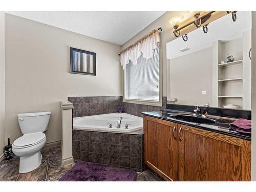 233 Bridlemeadows Common Sw, Calgary, AB - Indoor Photo Showing Bathroom