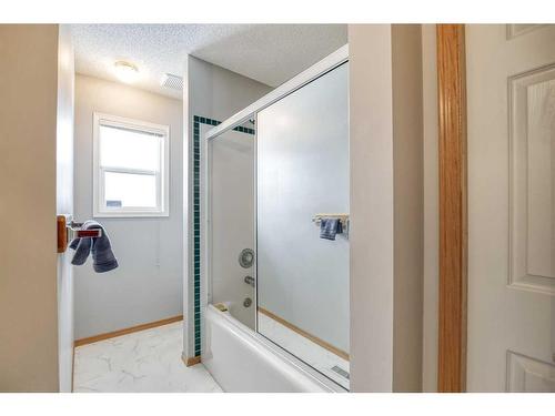 28 Harvest Oak Circle Ne, Calgary, AB - Indoor Photo Showing Bathroom