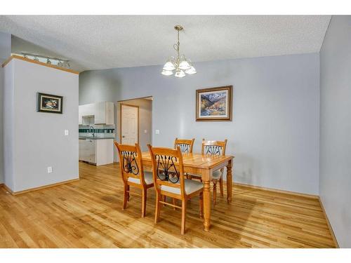 28 Harvest Oak Circle Ne, Calgary, AB - Indoor Photo Showing Dining Room