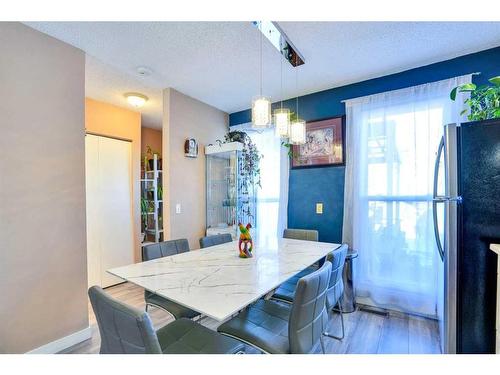 8 Berkley Close Nw, Calgary, AB - Indoor Photo Showing Dining Room