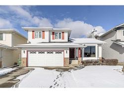 218 Douglasbank Green SE Calgary, AB T2Z 2C8