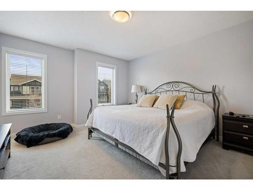 35 Masters Manor Se, Calgary, AB - Indoor Photo Showing Bedroom