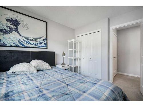 35 Masters Manor Se, Calgary, AB - Indoor Photo Showing Bedroom