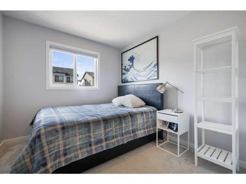 35 Masters Manor Se, Calgary, AB - Indoor Photo Showing Bedroom