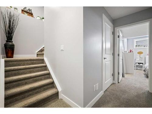 35 Masters Manor Se, Calgary, AB - Indoor Photo Showing Other Room