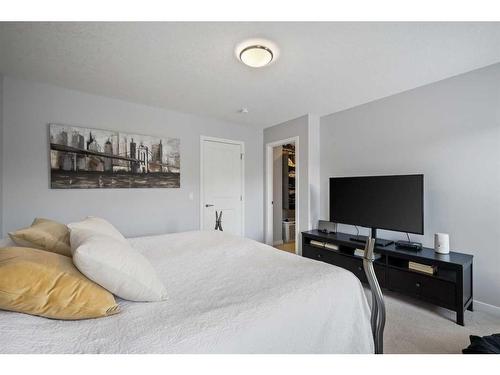 35 Masters Manor Se, Calgary, AB - Indoor Photo Showing Bedroom