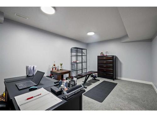 35 Masters Manor Se, Calgary, AB - Indoor