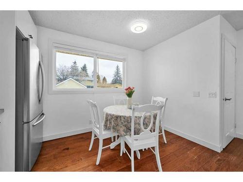 409 Ranchview Court Nw, Calgary, AB - Indoor Photo Showing Dining Room