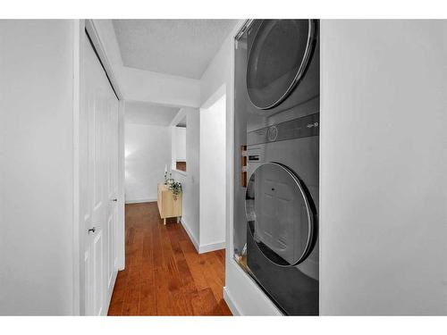 409 Ranchview Court Nw, Calgary, AB - Indoor Photo Showing Laundry Room