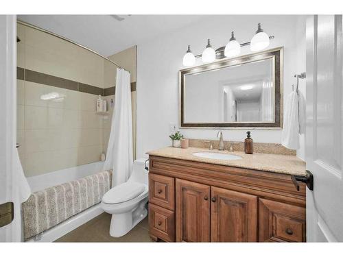 409 Ranchview Court Nw, Calgary, AB - Indoor Photo Showing Bathroom