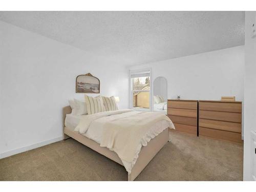 409 Ranchview Court Nw, Calgary, AB - Indoor Photo Showing Bedroom