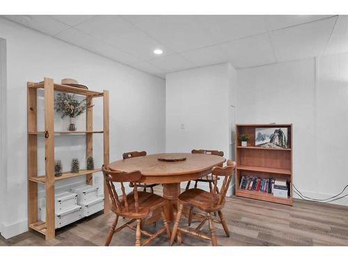 409 Ranchview Court Nw, Calgary, AB - Indoor Photo Showing Dining Room