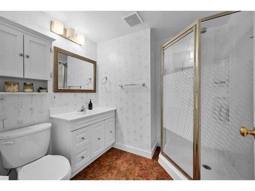 409 Ranchview Court Nw, Calgary, AB - Indoor Photo Showing Bathroom