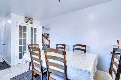 1248 Berkley Drive Nw, Calgary, AB - Indoor Photo Showing Dining Room