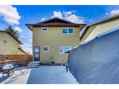 1248 Berkley Drive Nw, Calgary, AB - Outdoor With Exterior