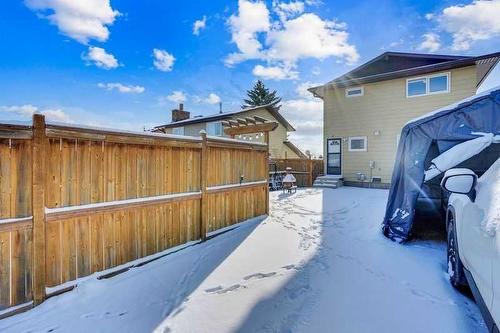 1248 Berkley Drive Nw, Calgary, AB - Outdoor With Exterior