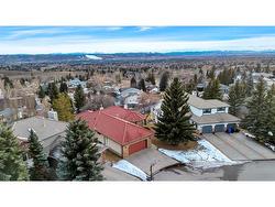 15 Hawkview Manor Bay NW Calgary, AB T3G 3A1