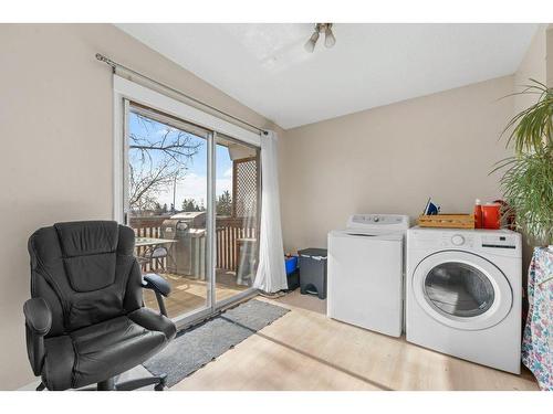 2606 Dover Ridge Drive Se, Calgary, AB - Indoor Photo Showing Laundry Room