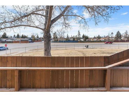 2606 Dover Ridge Drive Se, Calgary, AB - Outdoor