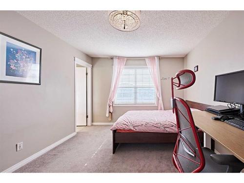 42 Prestwick Place, Calgary, AB - Indoor Photo Showing Bedroom