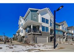 52 Crestridge Common SW Calgary, AB T3B 6J5