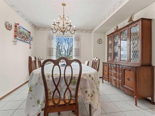 112 Parkside Place Se, Calgary, AB - Indoor Photo Showing Dining Room