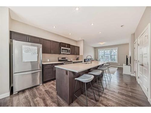 34 Legacy Common Se, Calgary, AB - Indoor Photo Showing Kitchen