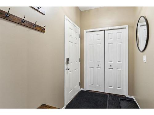 266 Cranwell Bay Se, Calgary, AB - Indoor Photo Showing Other Room