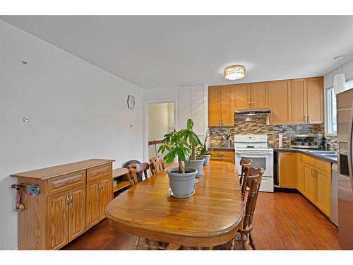 6512 34 Street Sw, Calgary, AB - Indoor Photo Showing Kitchen With Double Sink