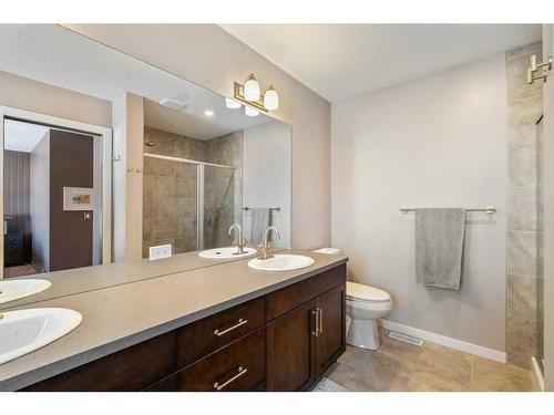 98 Marquis Common Se, Calgary, AB - Indoor Photo Showing Bathroom