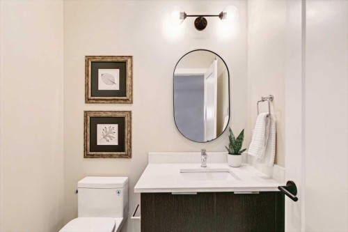 2-923 1 Avenue Nw, Calgary, AB - Indoor Photo Showing Bathroom