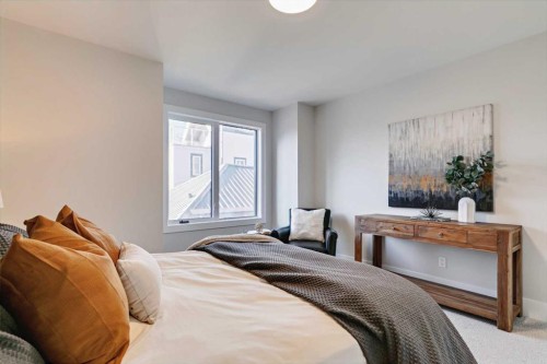 2-923 1 Avenue Nw, Calgary, AB - Indoor Photo Showing Bedroom