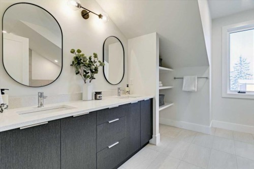 2-923 1 Avenue Nw, Calgary, AB - Indoor Photo Showing Bathroom
