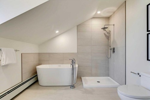 2-923 1 Avenue Nw, Calgary, AB - Indoor Photo Showing Bathroom