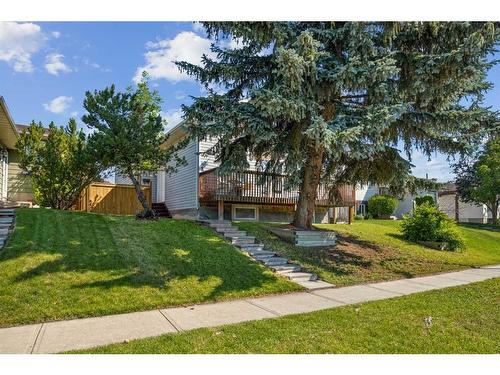 7135 Temple Drive Ne, Calgary, AB - Outdoor