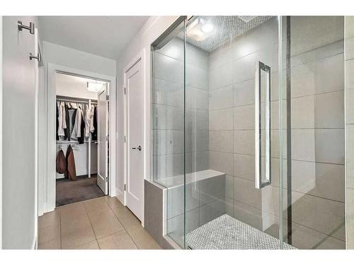 86 West Point Mews Sw, Calgary, AB - Indoor Photo Showing Bathroom