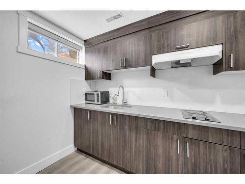 168 Faldale Close Ne, Calgary, AB - Indoor Photo Showing Kitchen