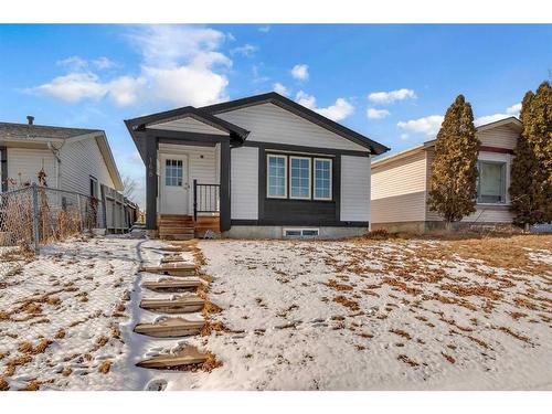 168 Faldale Close Ne, Calgary, AB - Outdoor