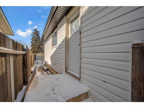 168 Faldale Close Ne, Calgary, AB - Outdoor With Exterior