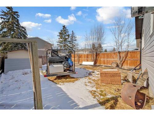 168 Faldale Close Ne, Calgary, AB - Outdoor