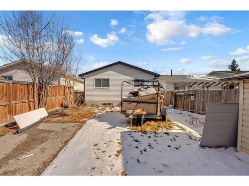 168 Faldale Close Ne, Calgary, AB - Outdoor