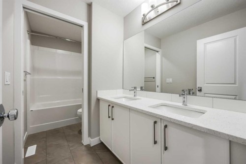 173 Edith Place Nw, Calgary, AB - Indoor Photo Showing Bathroom