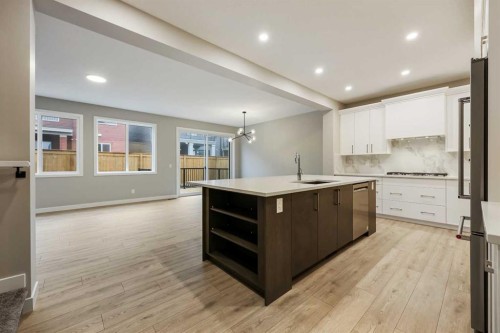 173 Edith Place Nw, Calgary, AB - Indoor Photo Showing Kitchen