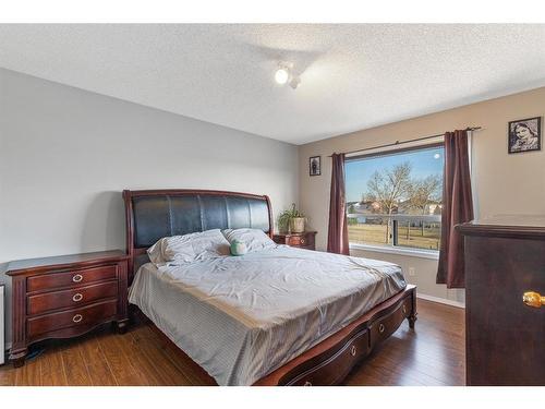 112 Costa Mesa Close Ne, Calgary, AB - Indoor Photo Showing Bedroom