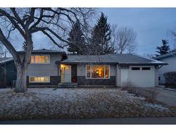 86 Haverhill Road SW Calgary, AB T2V 3E3